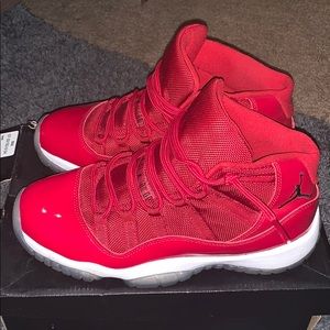 Jordan 11 red